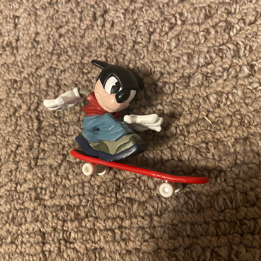 Tech Deck Mickey Mouse Kids Toy - Picture 3 of 8